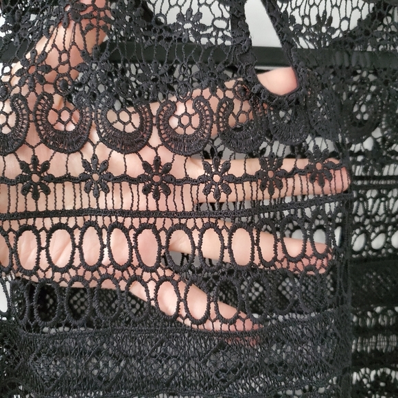 Sheer black lace tank top - Picture 2 of 6
